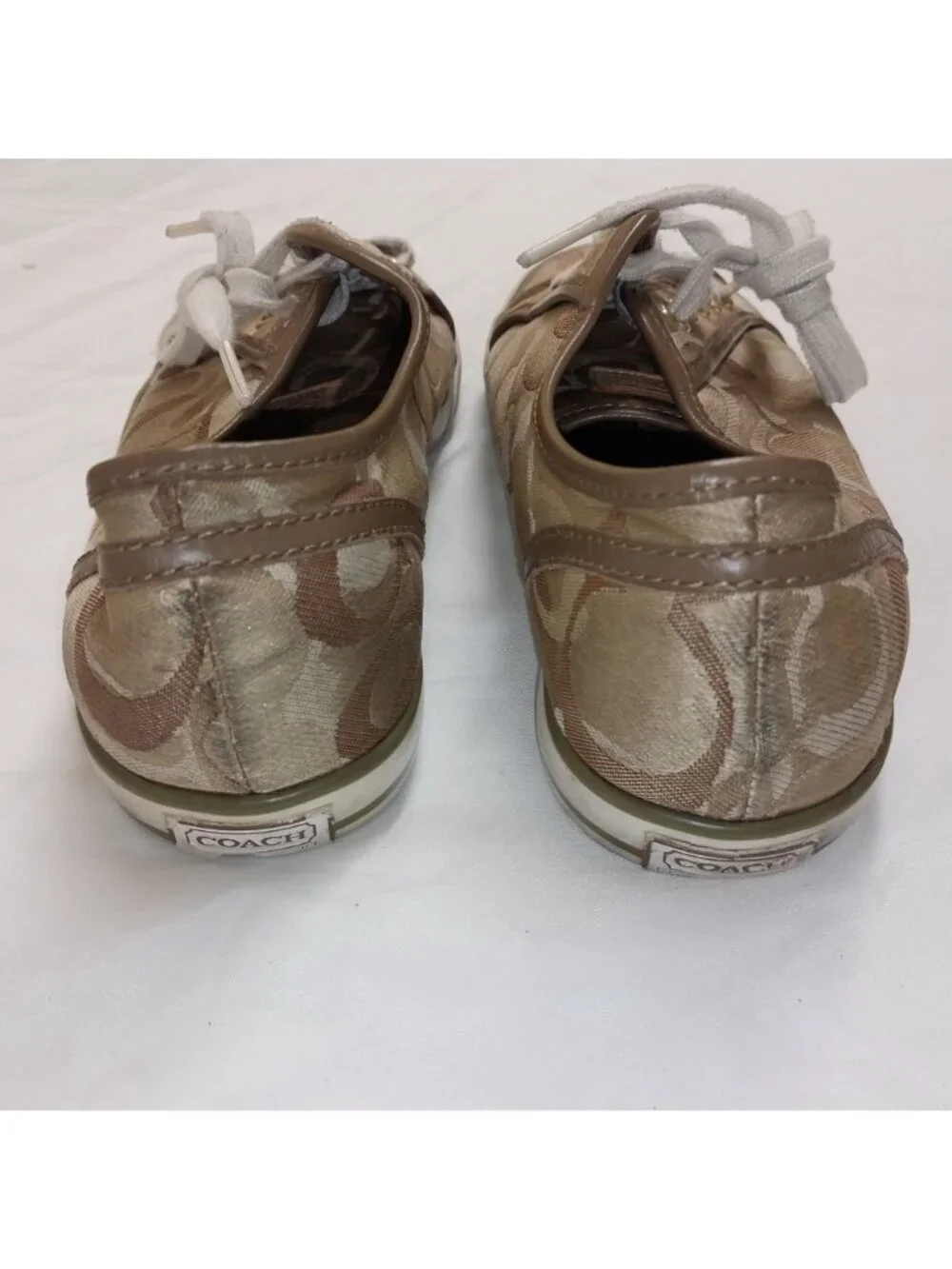 Coach Women's 8 B Tan Signature Canvas Lace-Up Sneakers